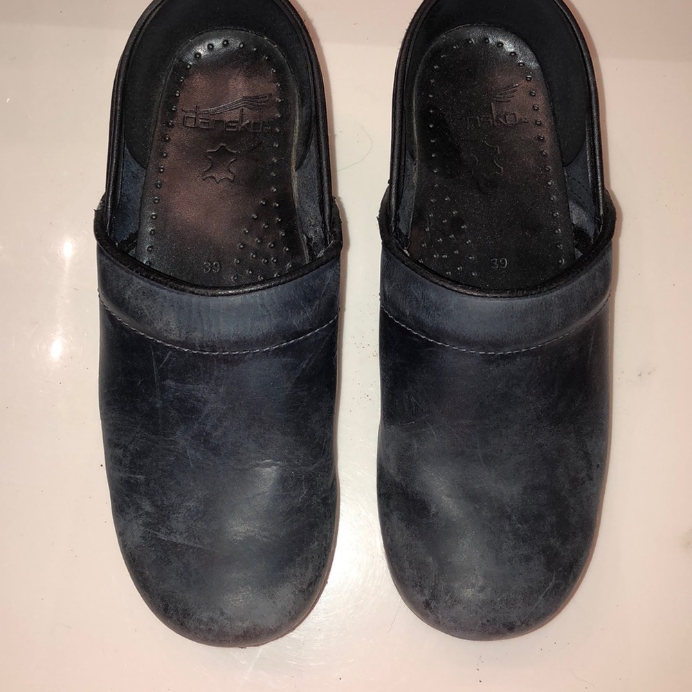Dansko size 39 blue oiled leather clogs